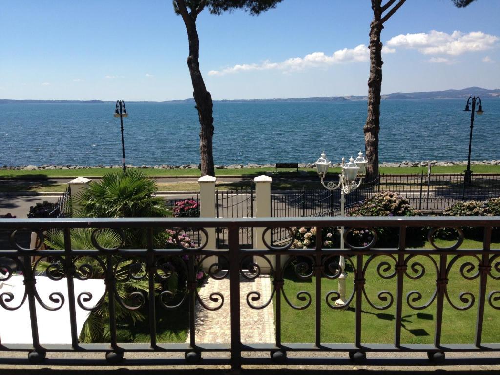 Hotel Holiday Sul Lago Bolsena Zewnętrze zdjęcie